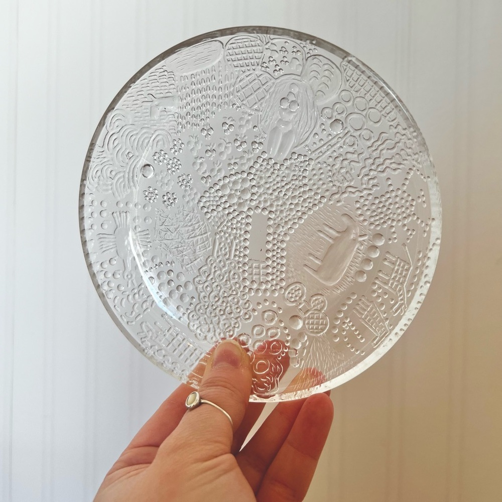 Set of 3 vintage Nuutajarvi pressed glass plate Arabia Fauua